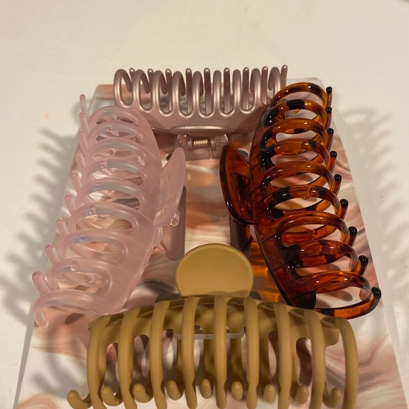 Capelli New York Hair Clips - Picture 3 of 3